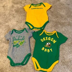 Oregon Ducks Eugene Baby One Piece Set onesies - Green, Yellow, Gray